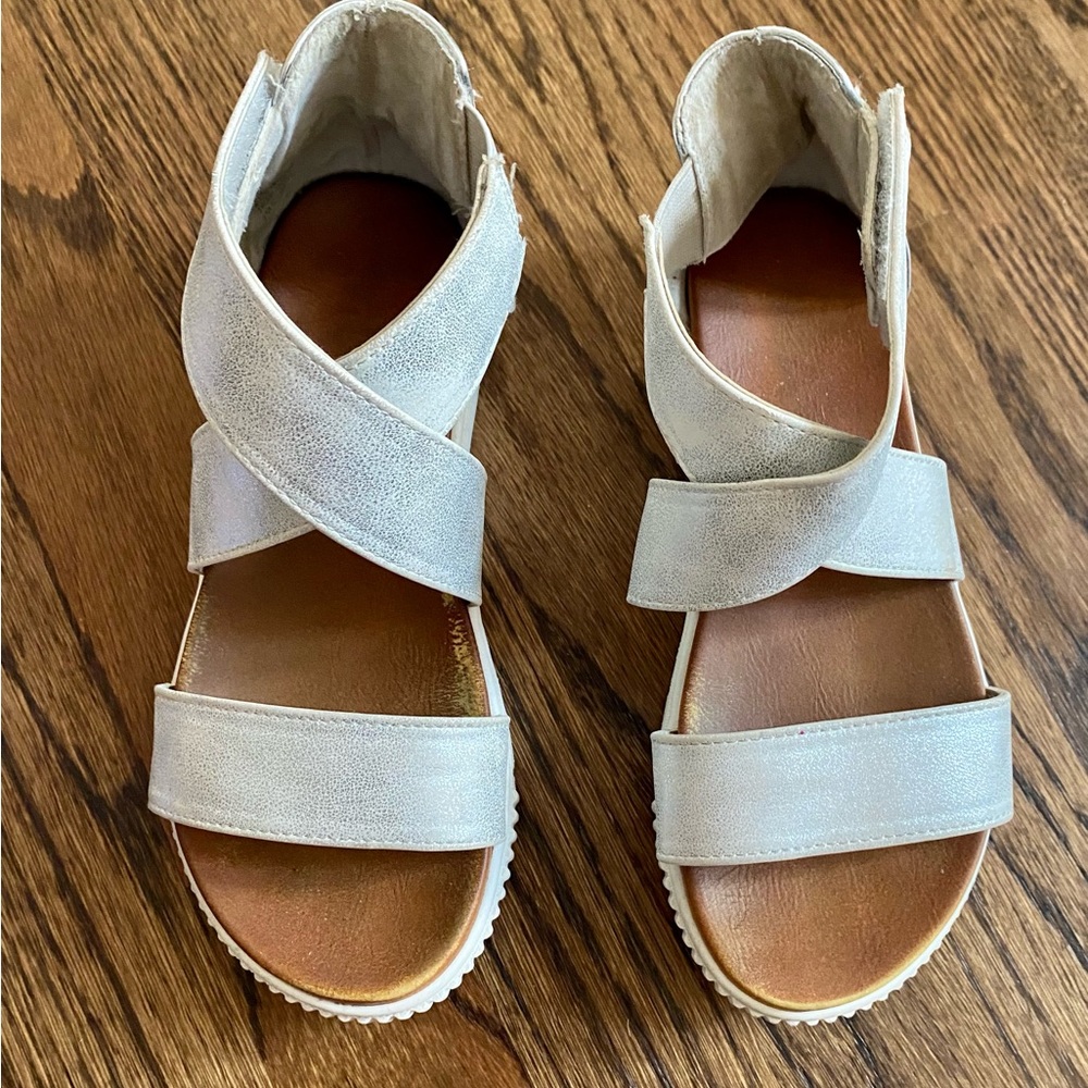 Mia Sandals 💖